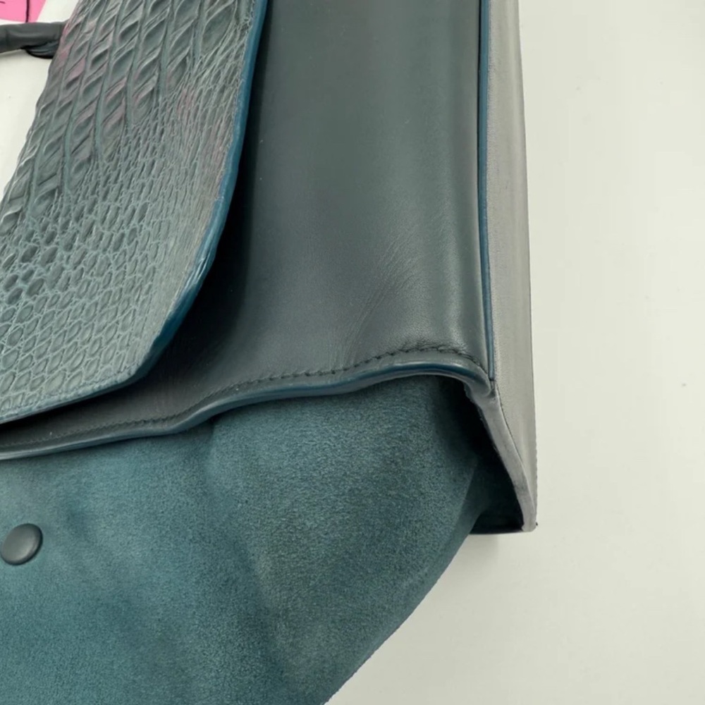 💎RARE GEM💎 Genuine CELINE Croc Embossed Trapèze Bag - RARE TEAL COLOR‼️ - Picture 6 of 15
